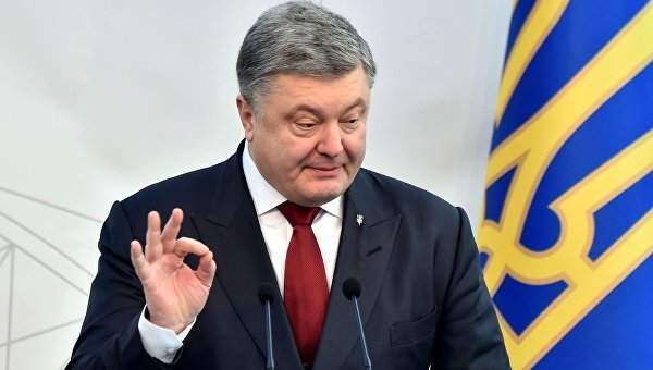 Петр Порошенко шетелге қашты