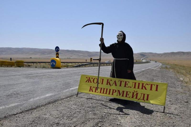 Жамбыл полицейлері жүргізушілерді неге қорқытты?