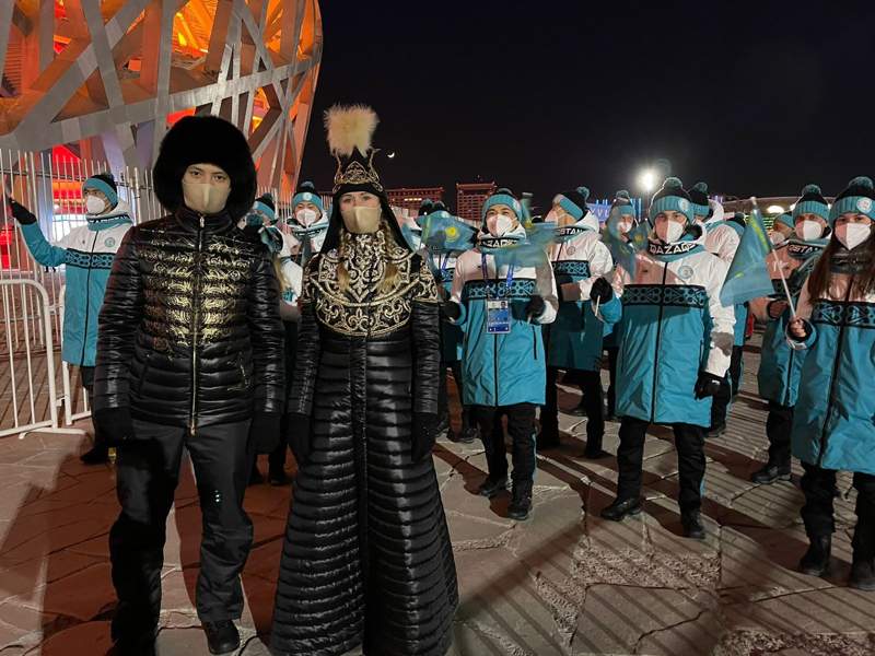 Бейжіңде ту ұстайтын Айдарова мен Әжіғалиев тарихи образда шығады