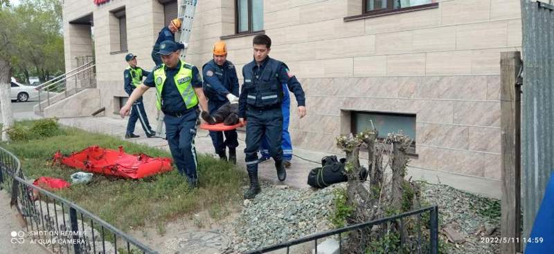 Павлодарда тоғызыншы қабаттан құлаған 29 жастағы әйел аман қалды 