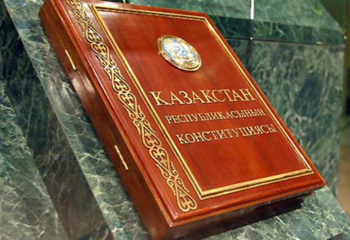 Ата заңға өзгерістер енгізуге қатысты жалпыұлттық референдум өткізуді ұсынамын - Президент