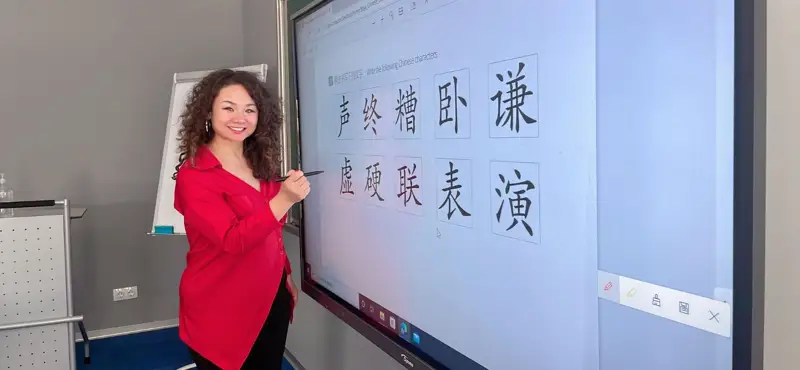 Жанар ТОҚТАРБАЙ: АҚШ-та қытай тілінен сабақ беретін ҚАЗАҚ қызымын