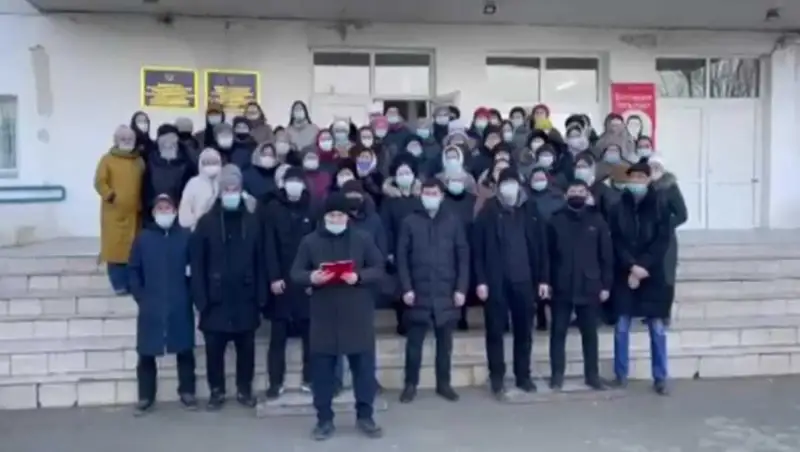 Жаңаөзенде мұғалімдер наразылық акциясына шықты