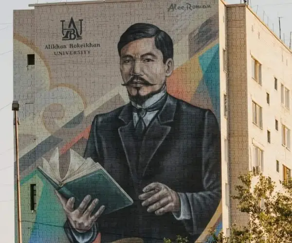 Семейде Әлихан Бөкейхан бейнелеген мурал пайда болды  