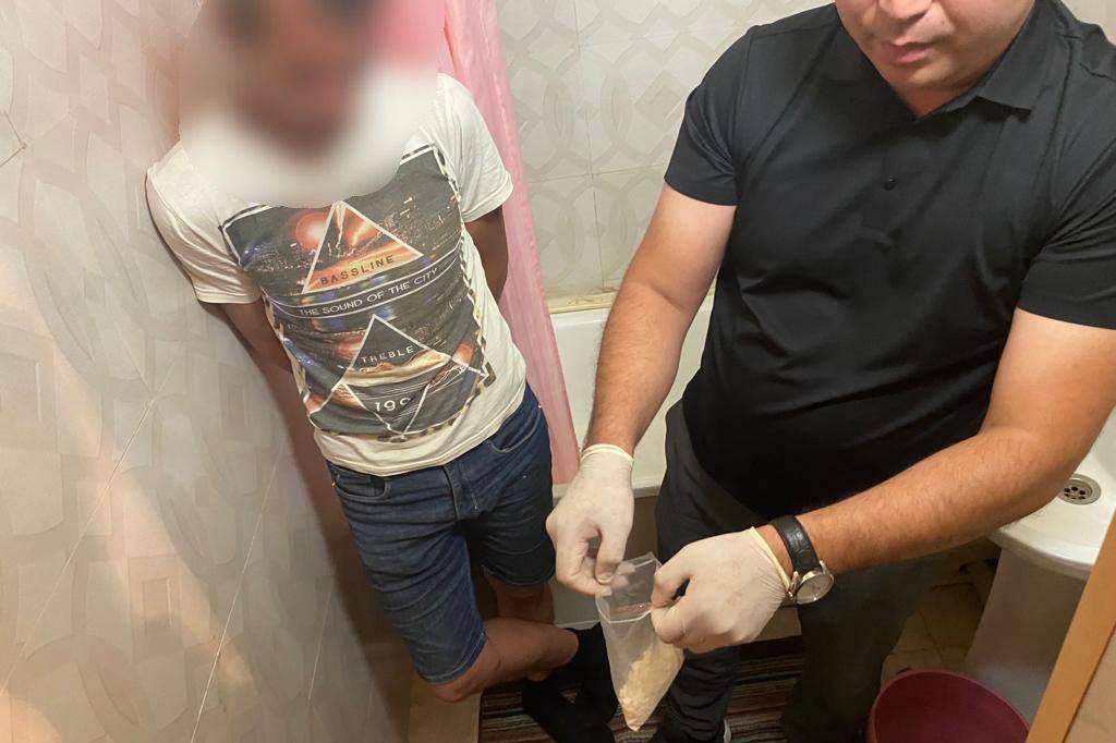 Атырауда есірткі сатпақ болған ШҚО мен Жамбыл облысының тұрғындары ұсталды