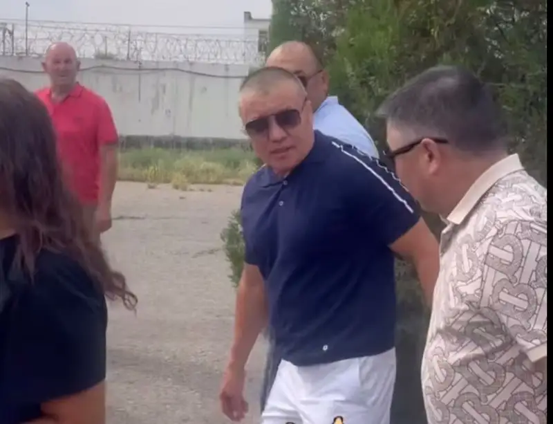 Баян Мақсатқызының бұрынғы күйеуінің түрмеден шыққан видеосы тарады
