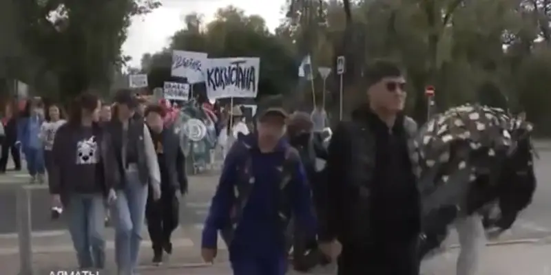 Алматыда қоқыстан жасалған арт-нысандар көрмесі өтті
