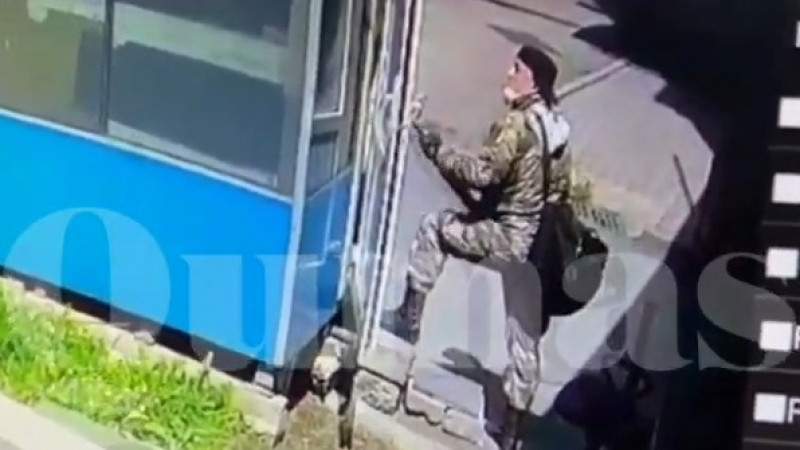 Алматыда атыс шығарған ер адамның кім екені анықталды