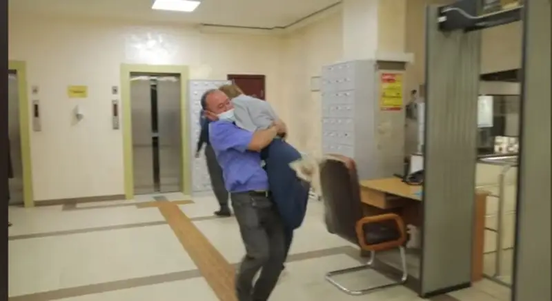 Қыз көтерген...