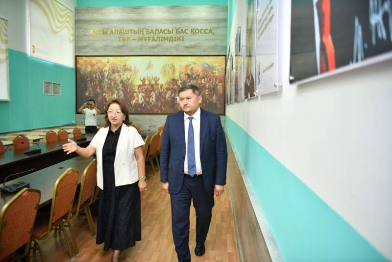 Саясат Нұрбек Оңтүстік Қазақстан мемлекеттік педагогикалық университетінде білім алушыларға жасалған жайлы орта талаптарымен танысты