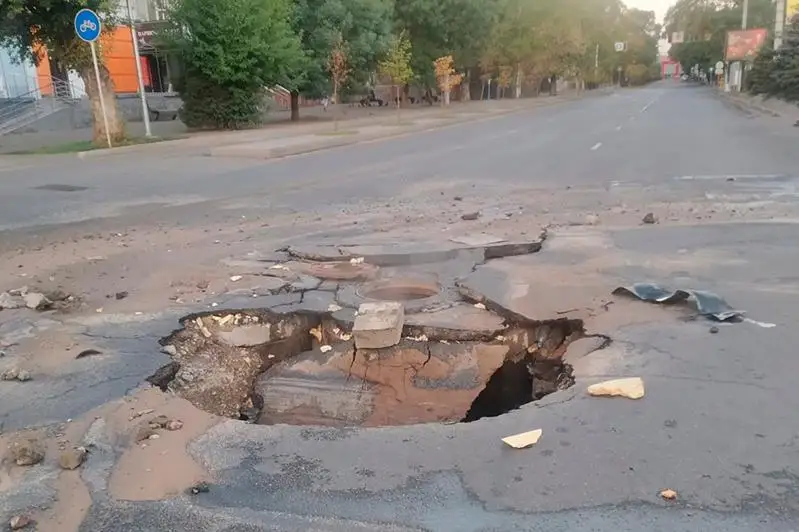 Алматыда гидравликалық сынақ кезінде құбыр жарылды