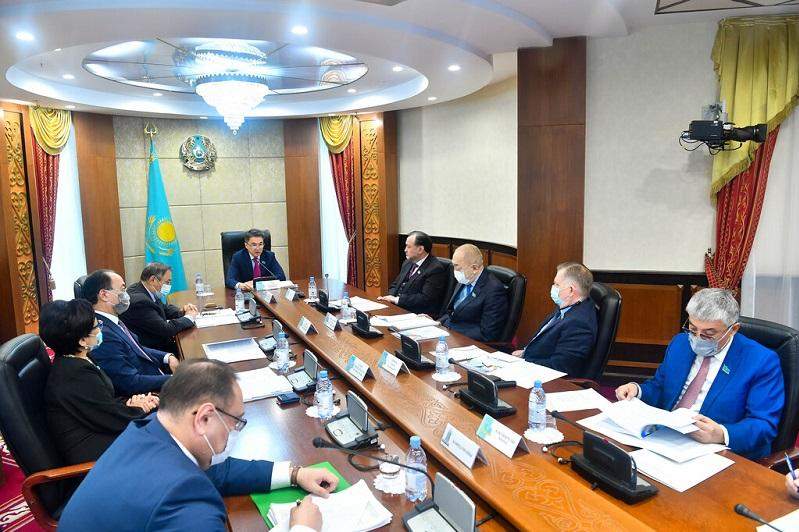 Сенаторлар Қазақстанның сыртқы саясаты мәселелерін талқылады