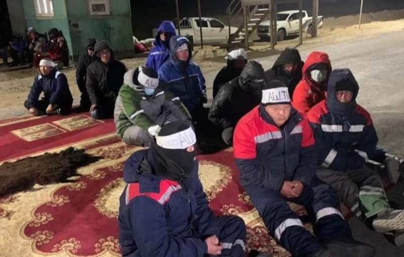 Жұмыс талап еткен Жетібайдың тұрғындары аштық жариялауын тоқтатты