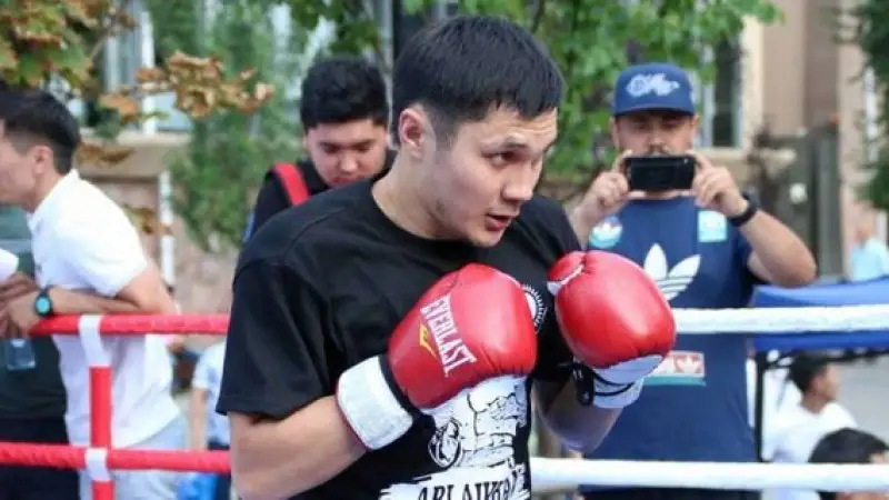 Абылайхан Құсайынов қарсыластан басым түсті