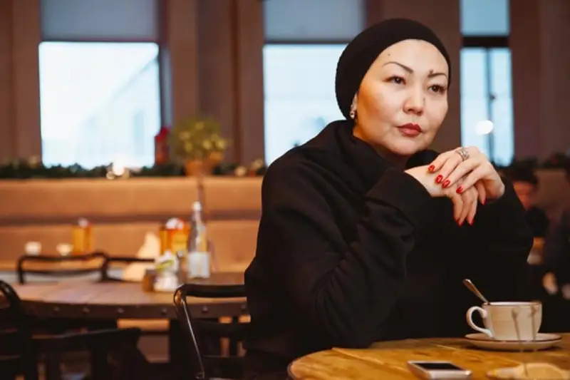 Алуа Қонарова отбасындағы зорлық-зомбылық туралы айтты