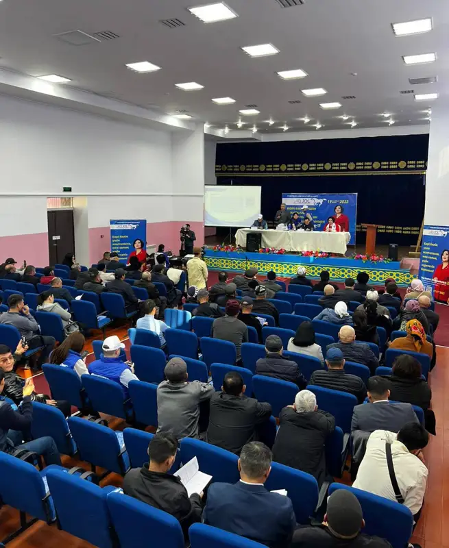 Сайлаушылармен салиқалы кездесу, салмақты әңгіме болды