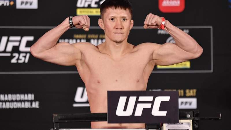 Жалғас Жұмағұлов UFC-мен жаңа келісімшартқа қол қойды