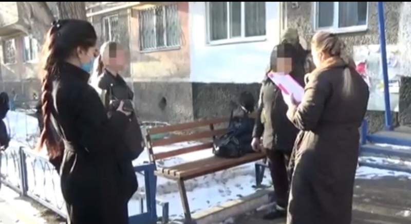 Полицейлер қарағандылық әйелден жарты келіге жуық героин тәркіледі