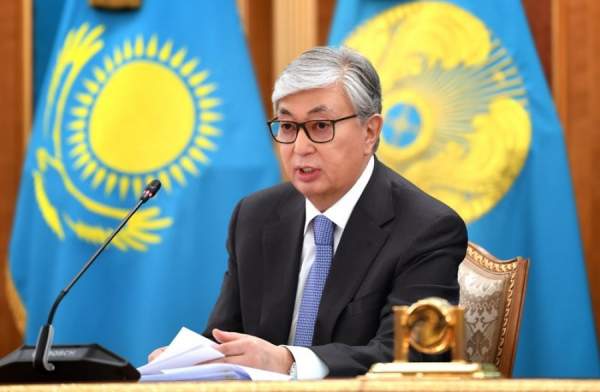 Президент бір жылдың ішінде 100-ге жуық заңға қол қойған