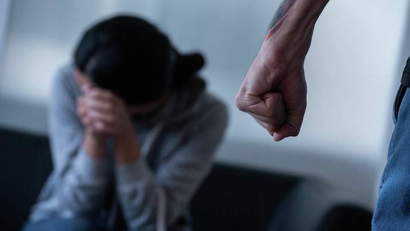 1 шілдеден бастап полиция тұрмыстық зорлық-зомбылықты жәбірленушінің арызынсыз тіркейтін болады
