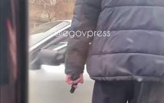 Талдықорған қаласында  қарумен жүрген ер адам анықталды