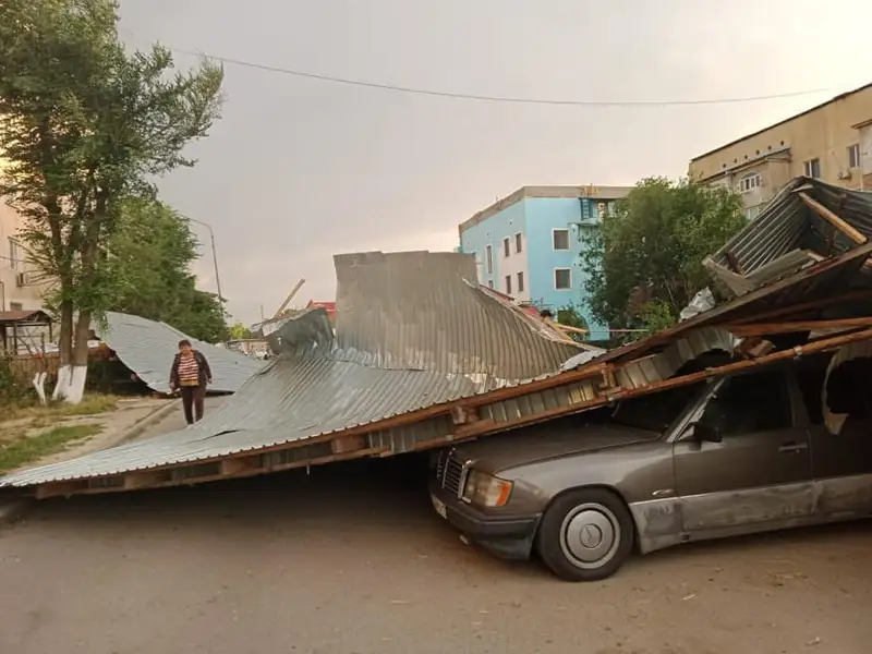Дауылды желден зақымданған ғимараттар қалпына келтірілуде