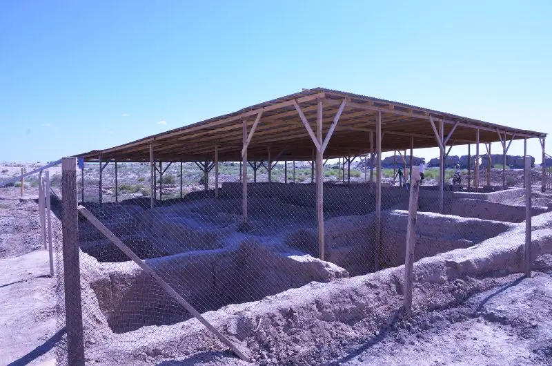 Көне қалашықтың бір үйі ежелгі қалпына келтірілді