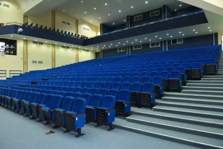 Конгресс-Холлдың бұрынғы директоры қылмыстық топ құрған  