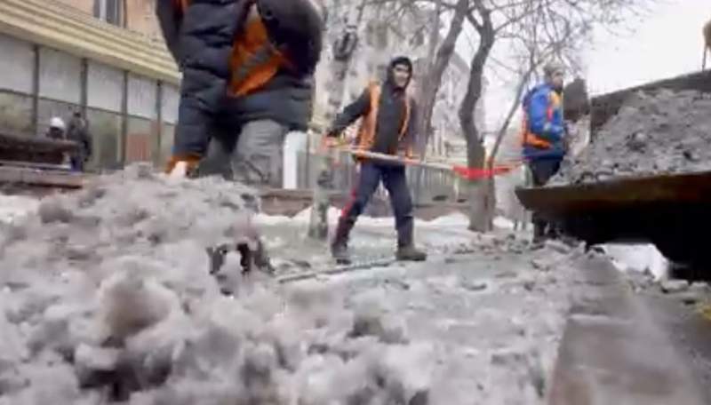 Алматыда су құбыры жарылып, бірнеше көшені су басты