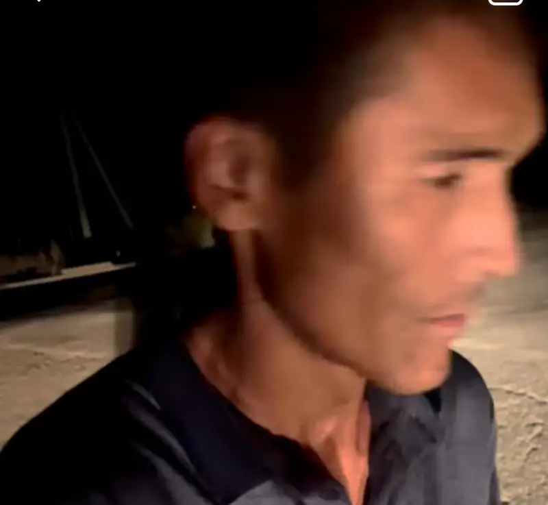 Еңбекшіарал ауылында қасақана өрт қойып жүрген адамның түрін видеоға түсіріп алған