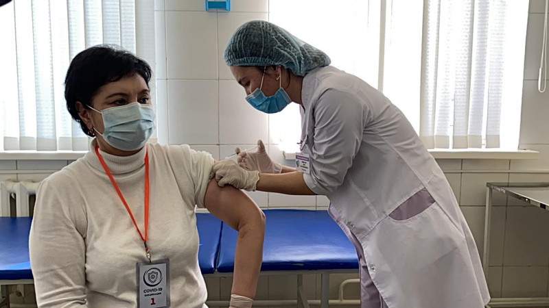 Гүлшара Әбдіқалықова неге ресейлік вакцинаны салдырды?
