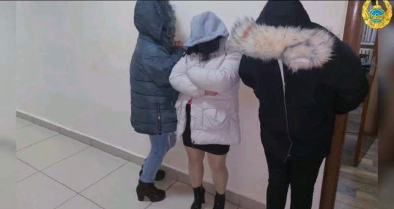 Оралдық әйел кәмелетке толмаған қызды жезөкшелікке тартқан 