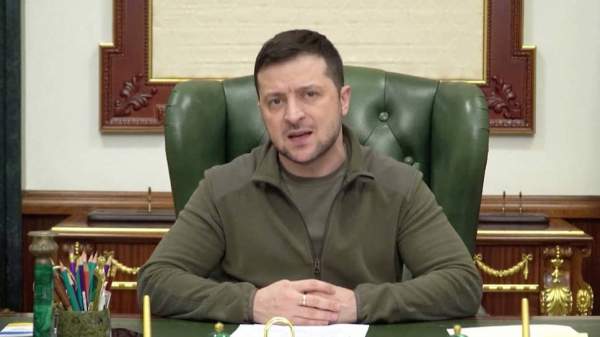 Зеленский: Қолға түскен сарбаздар Ресейге қайтудан бас тартуда   