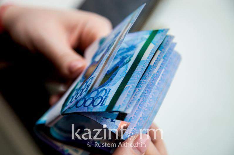 Жұмыста жоқ медбике мен психологқа айлық төленіп келген 