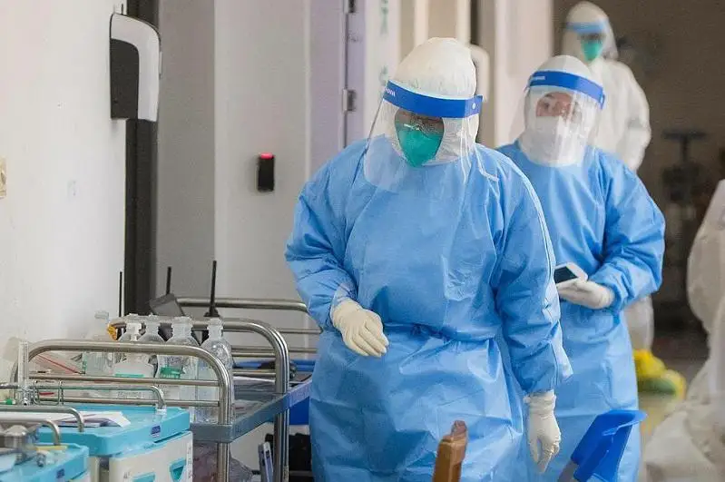 Пневмониядан қайтыс болған 5 дәрігердің отбасына жәрдемақы төленеді