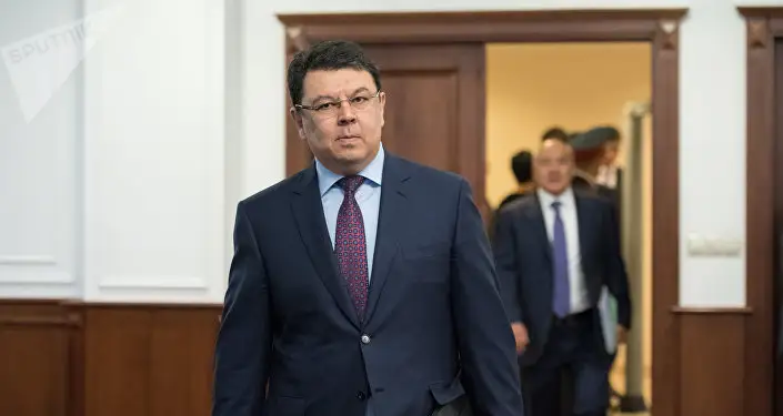 Бозымбаев Ақорда мен Кітапханаға еркін кіріп-шығып жүр