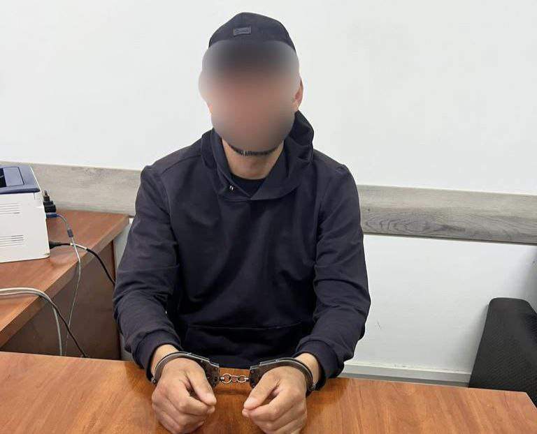 Полиция белгілі журналистің көлігін өртеп жіберді деген күдіктіні ұстады