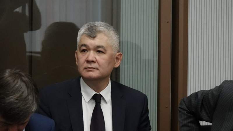 Елжан Біртановтың ісі: Экс-министр сот отырысында жеке және қызметтік жазбаларды оқып берді