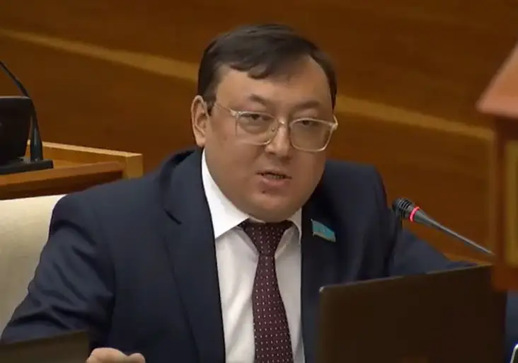 Депутат Таңсәуле Серіков  Мәжілістің жалпы отырысында онкологиялық және онкогемотологиялық аурулармен ауыратын балалар мәселесін көтерді