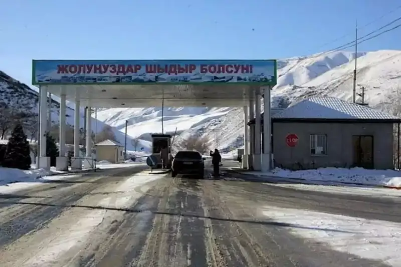 Бішкек-Ош тасжолында қар көшкіні жүріп, көлік бекеттері жабылды