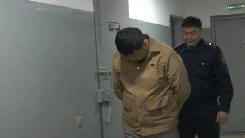 Такси жүргізушісіне пышақ сұққан үш жігіт ұсталды