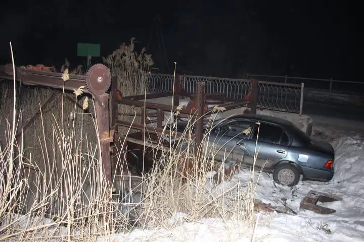 Жетісу облысында автокөлік су деңгейін бақылайтын құрылымға соғылды