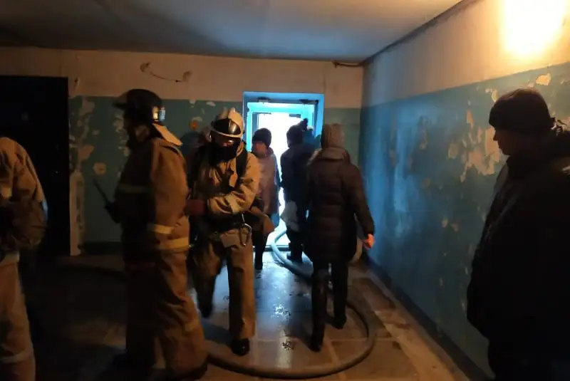 Өрт: 60-тан астам адам эвакуацияланды