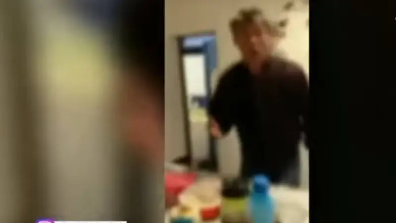 «Ата-анаммен бірге тұруға қорқамын»