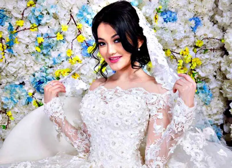 Ерке Есмахан сырға салу рәсімі өтетін күнді айтты