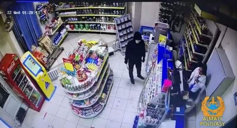 Алматыда жанармай құю бекетіне шабуыл жасаған күдіктілер анықталды