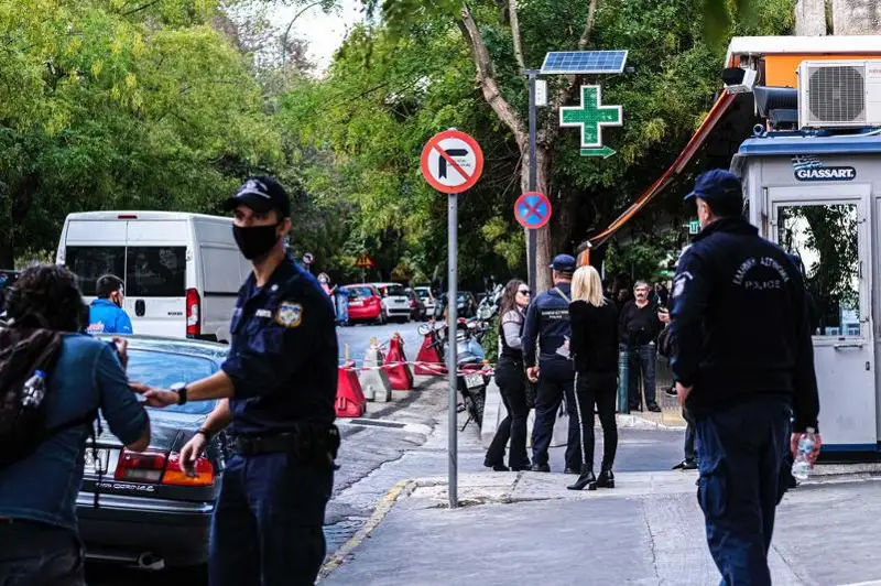 Грекияда коменданттық сағат енгізіледі