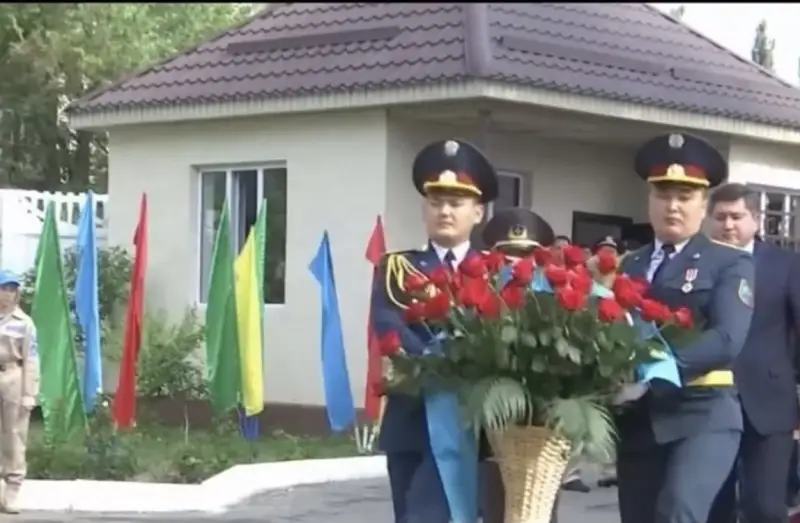 Жамбыл облысында жарылыстан қаза тапқан өрт сөндірушілерге ескерткіш тақта қойылды