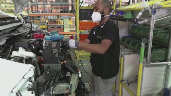 Renault компаниясы әлем бойынша 15 мың жұмыс орнын қысқарпақ 