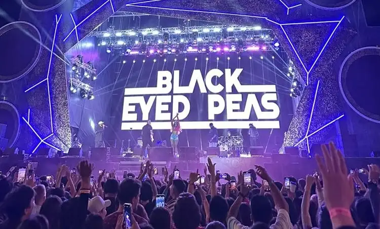 Black Eyed Peas «Азия дауысын» жарды